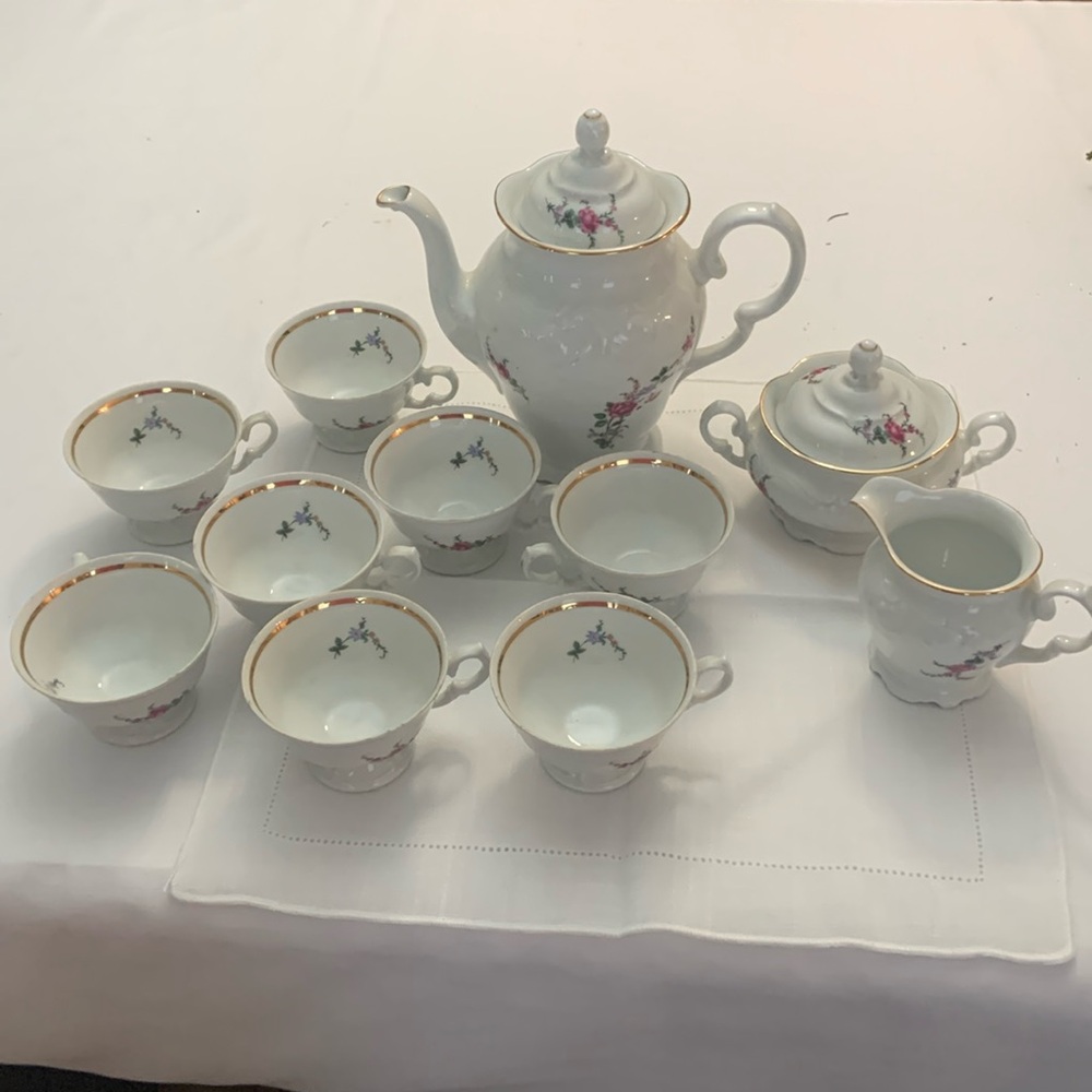Vintage Royal Kent Poland Bavarian Rose tea/coffee Pot set.